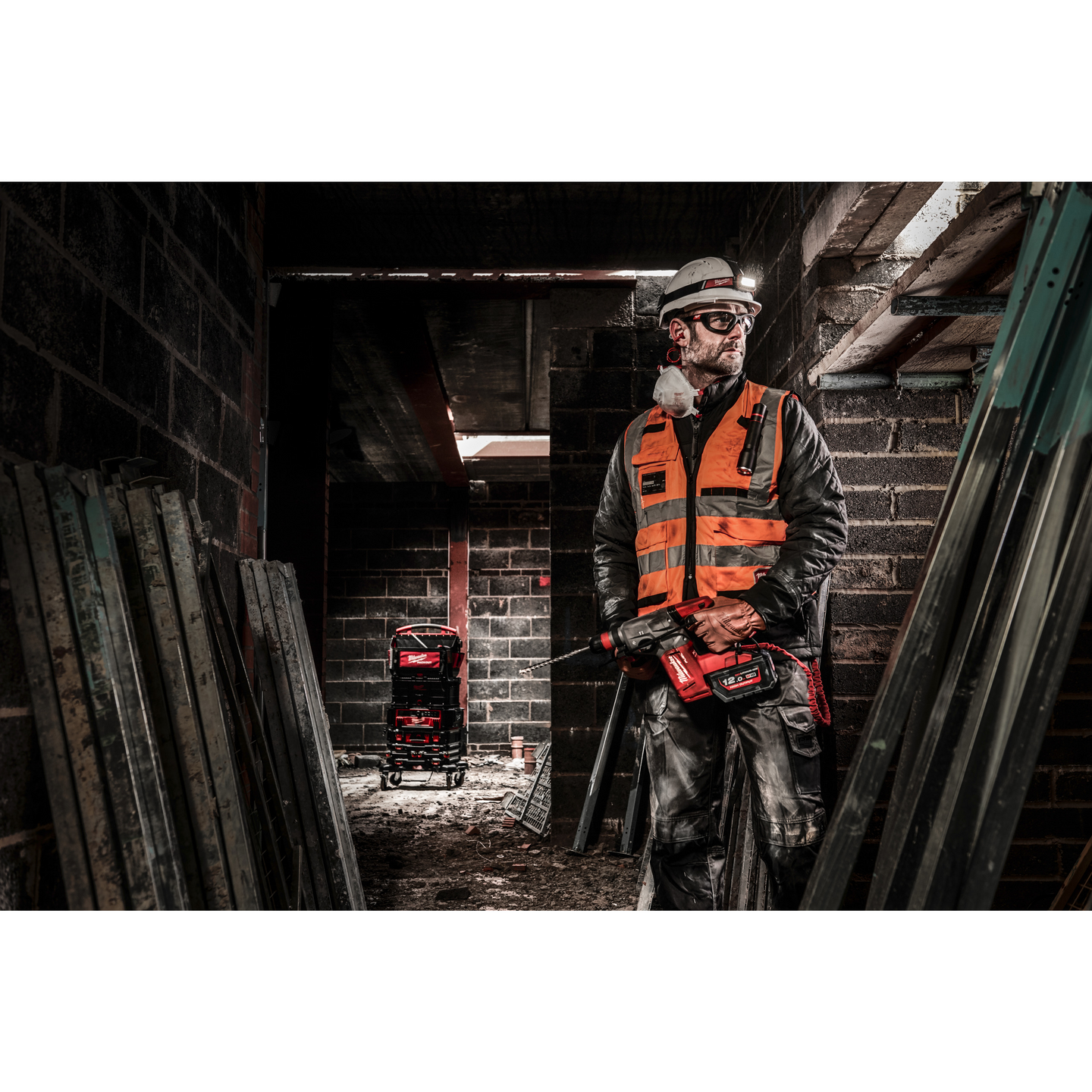 SÄKERHETSVÄST MILWAUKEE H-V PRE ORA S/M