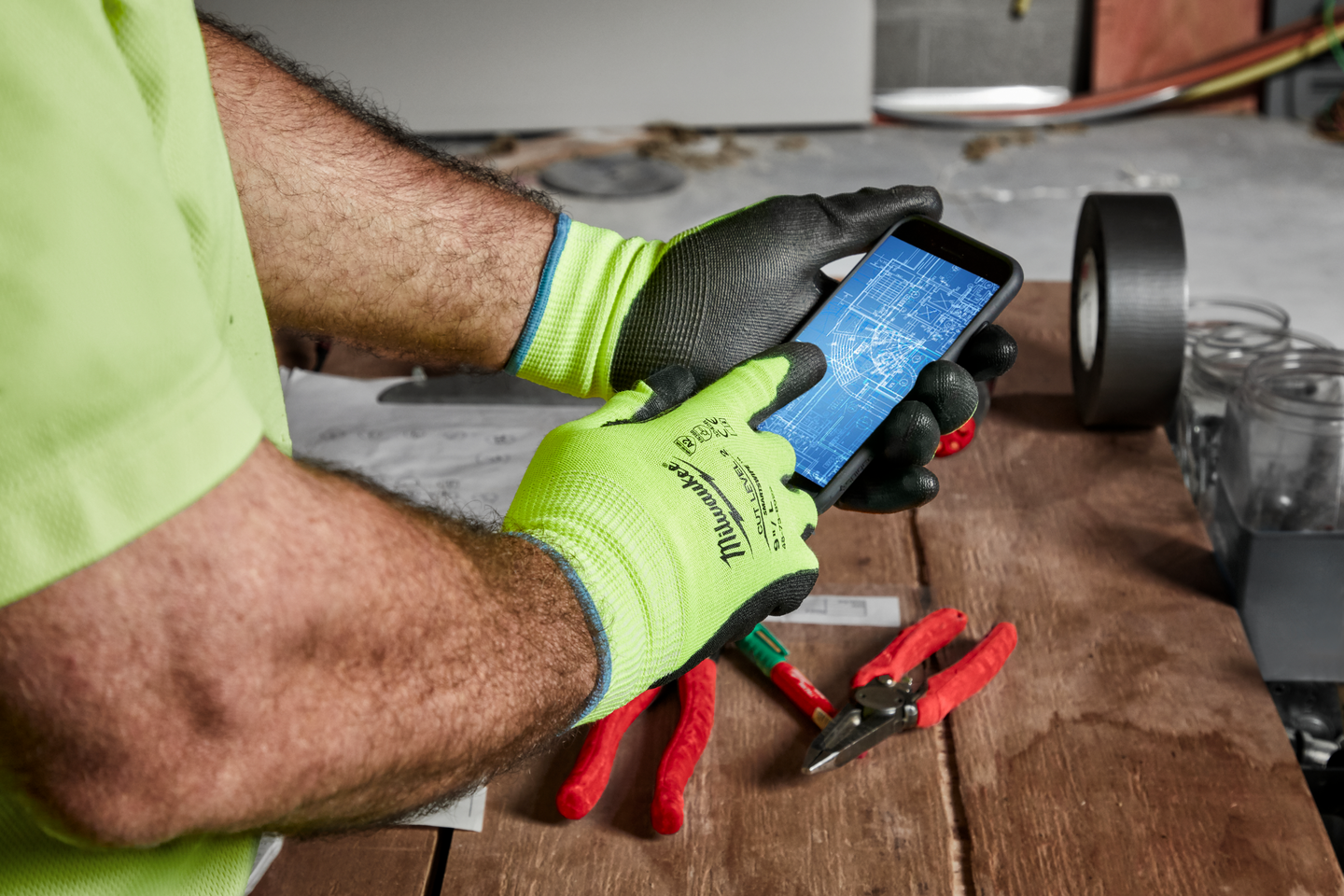 HANDSKE MILWAUKEE HI-VIS SKÄRSKYDD 2/B, XXL/11