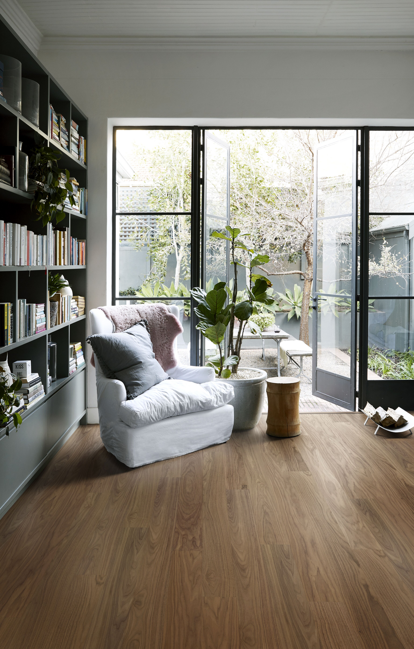 Kovapuulattia Kährs Life Pure Walnut Wide 1S