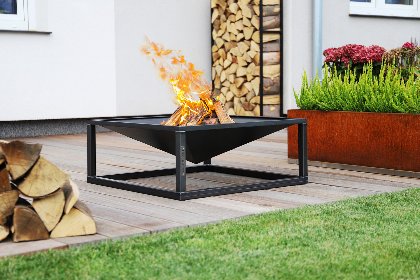 ELDFAT FYRKANT GOP COOK KING SVART STÅL 70X70 H30CM