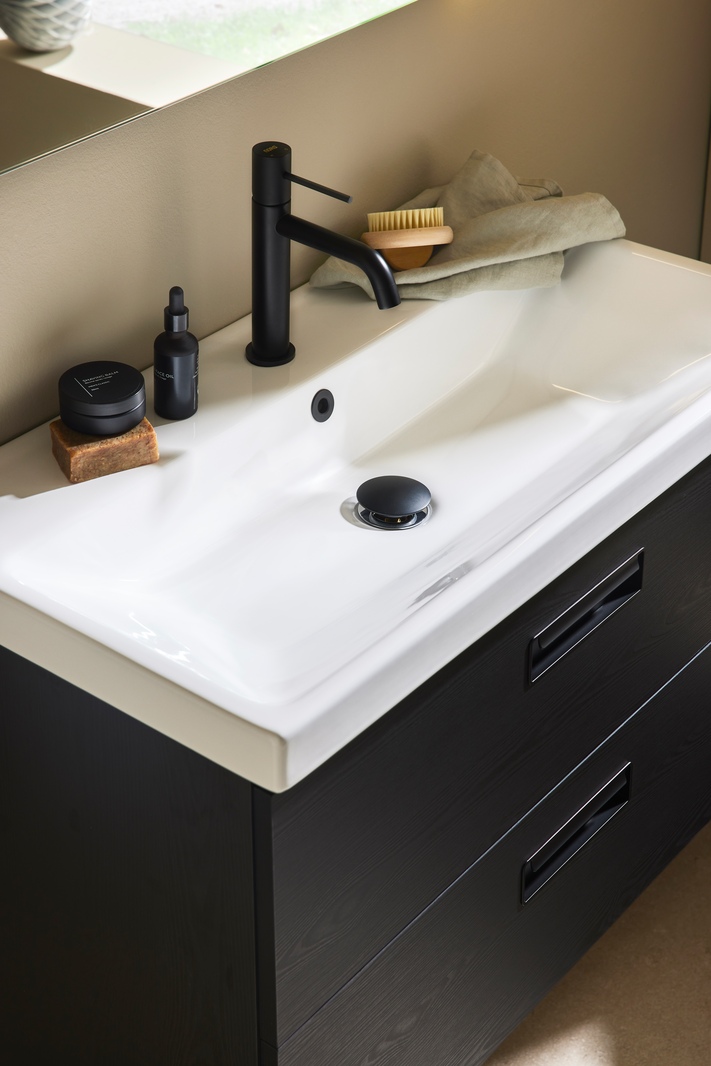 TVÄTTSTÄLLSSKÅP NORO RELOUNGE SVART, TRÄSTRUKTUR 800 M TVÄTTSTÄLL