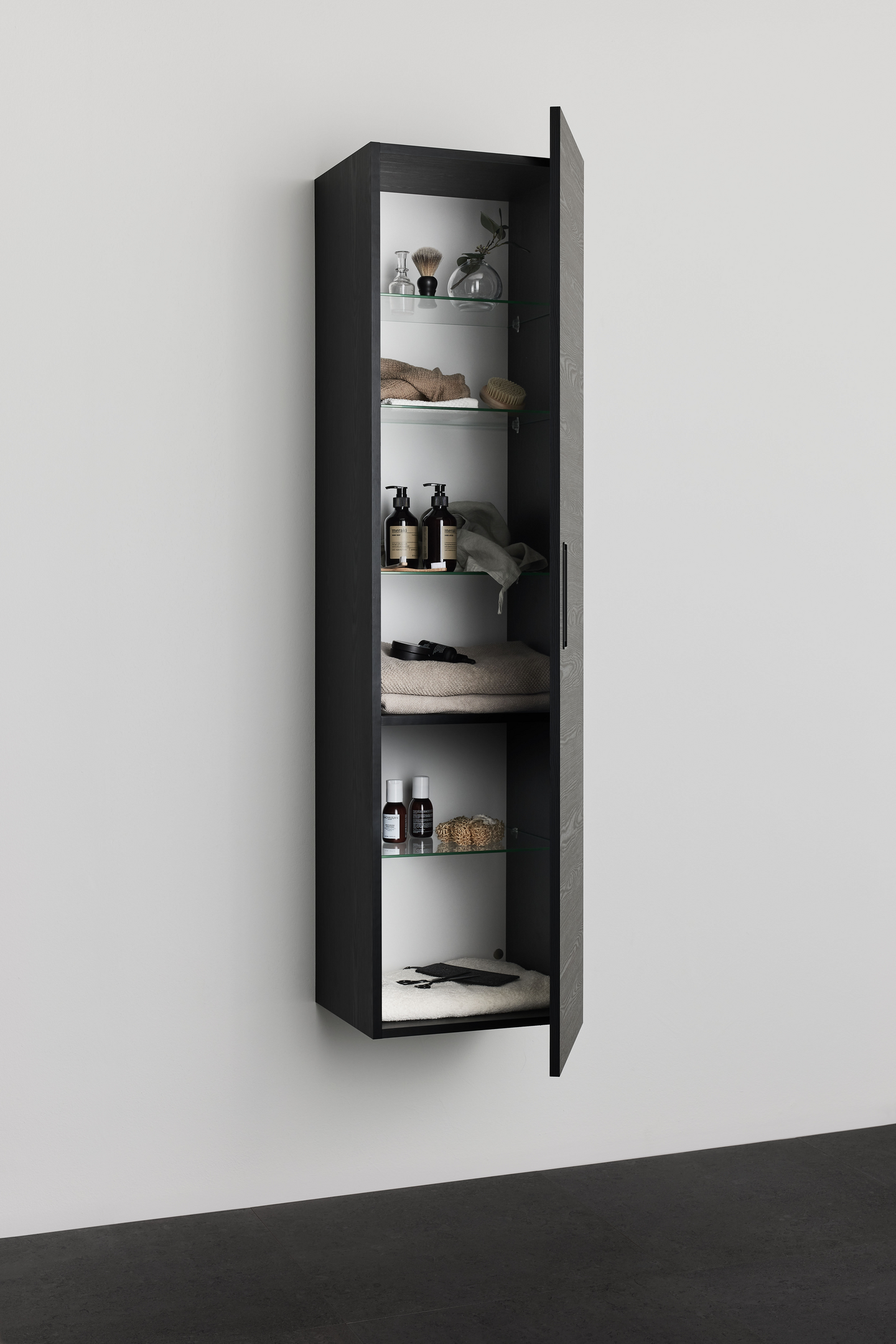 HÖGSKÅP NORO RELOUNGE SVART, TRÄSTRUKTUR