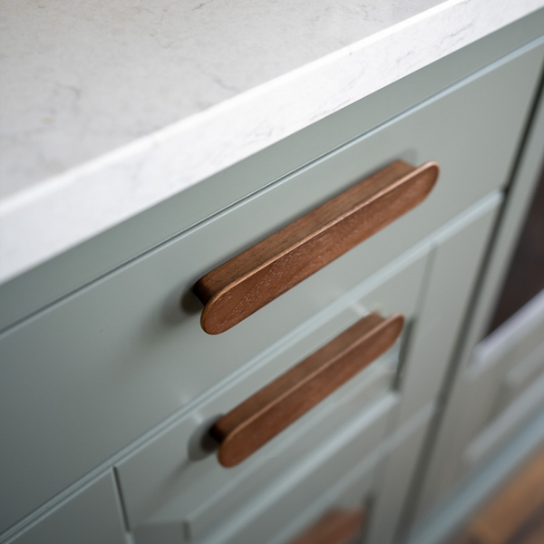 HANDTAG BESLAG DESIGN TUBA-128 VALNÖT