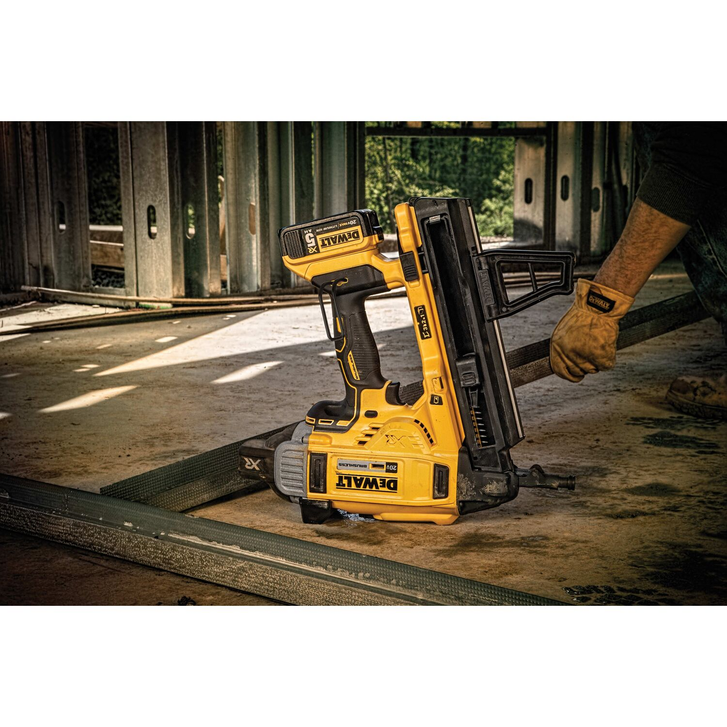 Betoninaulain Dewalt DCN890P2 18V 2x5,0Ah