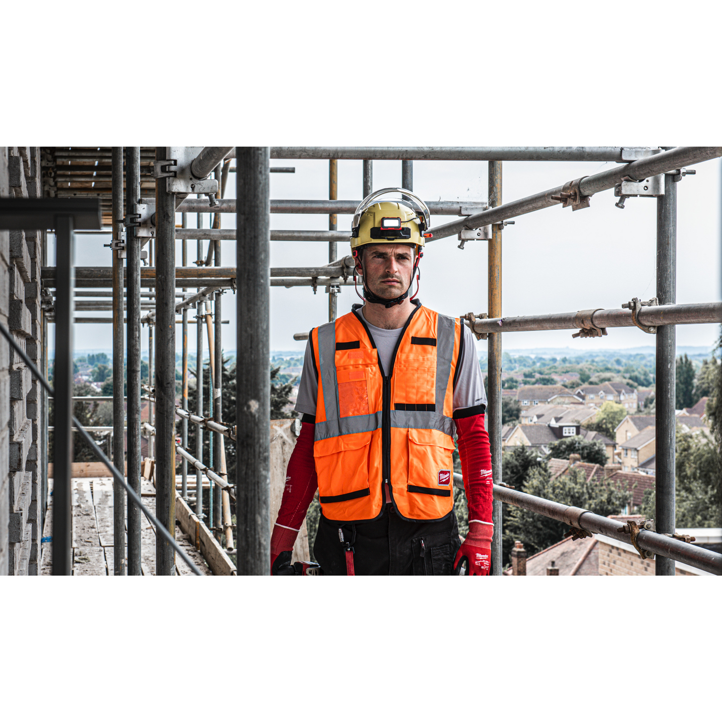 SKYDDSHJÄLM MILWAUKEE BOLT 200 SVART VEN, VENTILERAD SVART