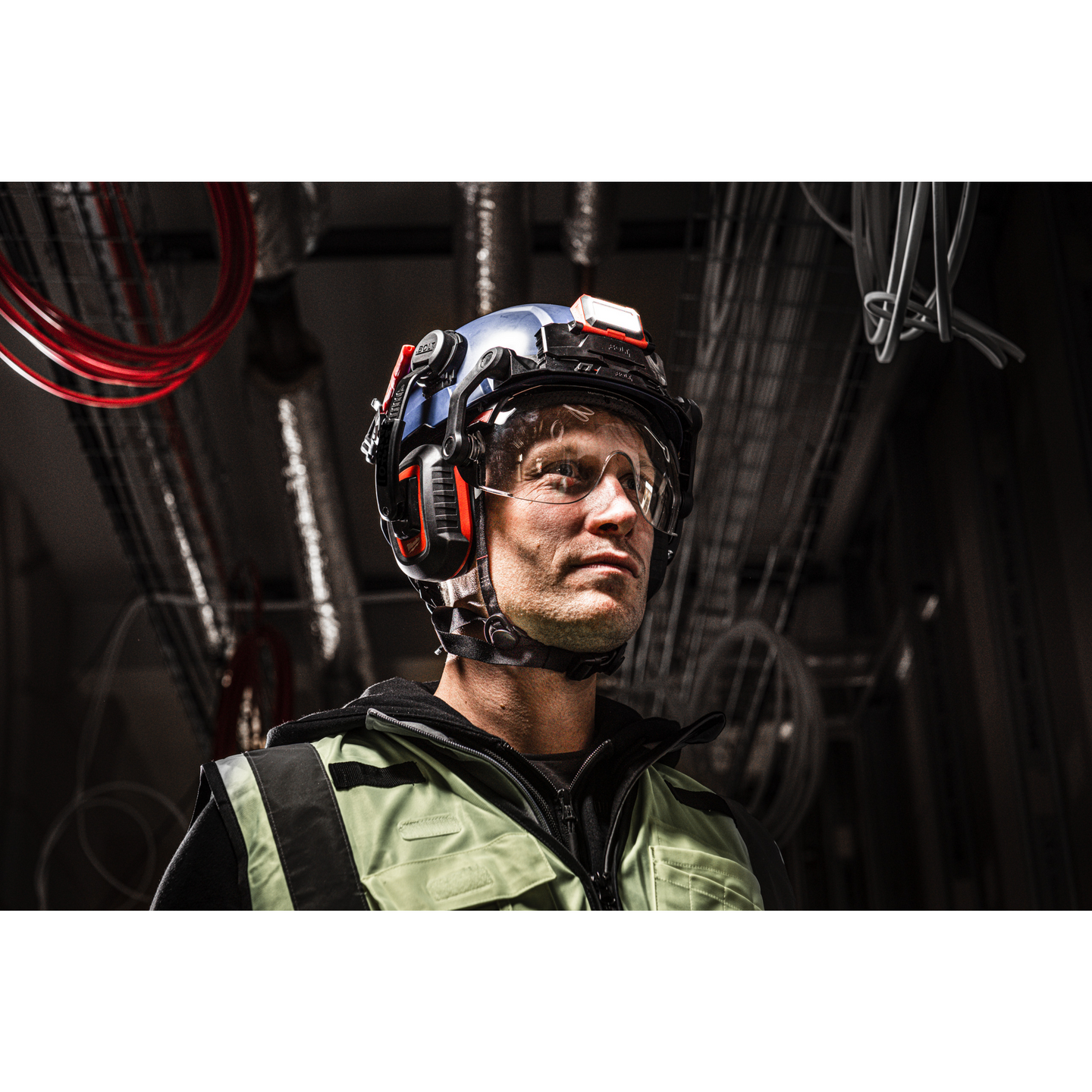 SKYDDSHJÄLM MILWAUKEE BOLT 200 SVART VEN, VENTILERAD SVART