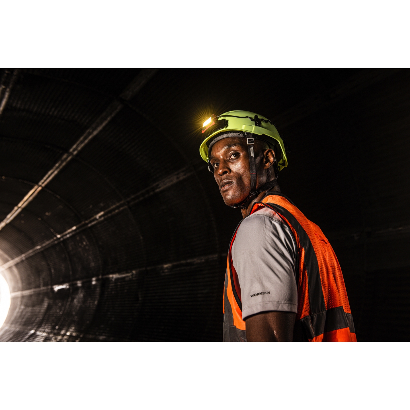 PANNLAMPA MILWAUKEE L4 BOLTHL-301