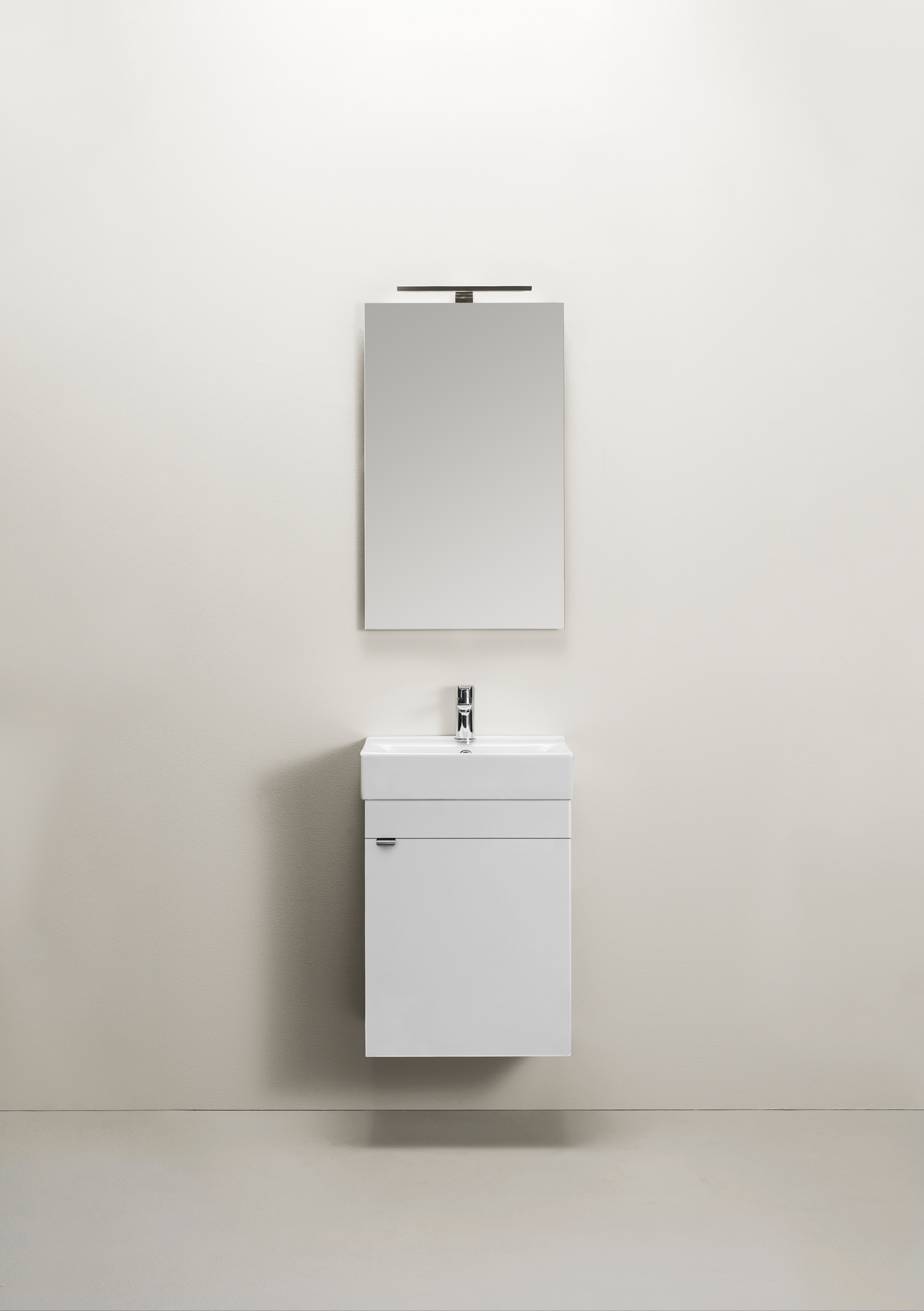 BADMÖBEL KOMPL HAFA GO 450 M SPEGEL HANDTAG LEDLAMPA VIT