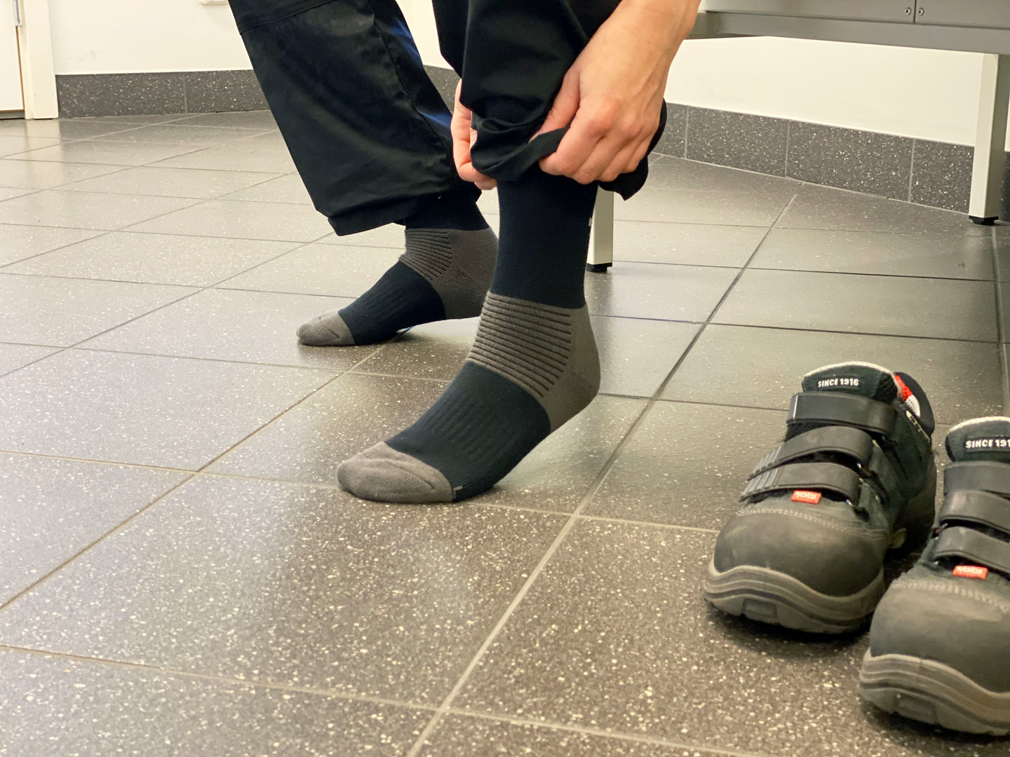 STRUMPA JALAS 8205 39-41