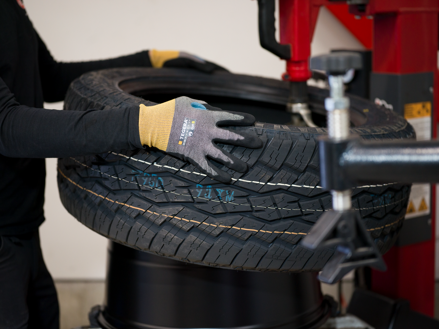 HANDSKE 8805R TEGERA SYNTETDOPPAD STL 10