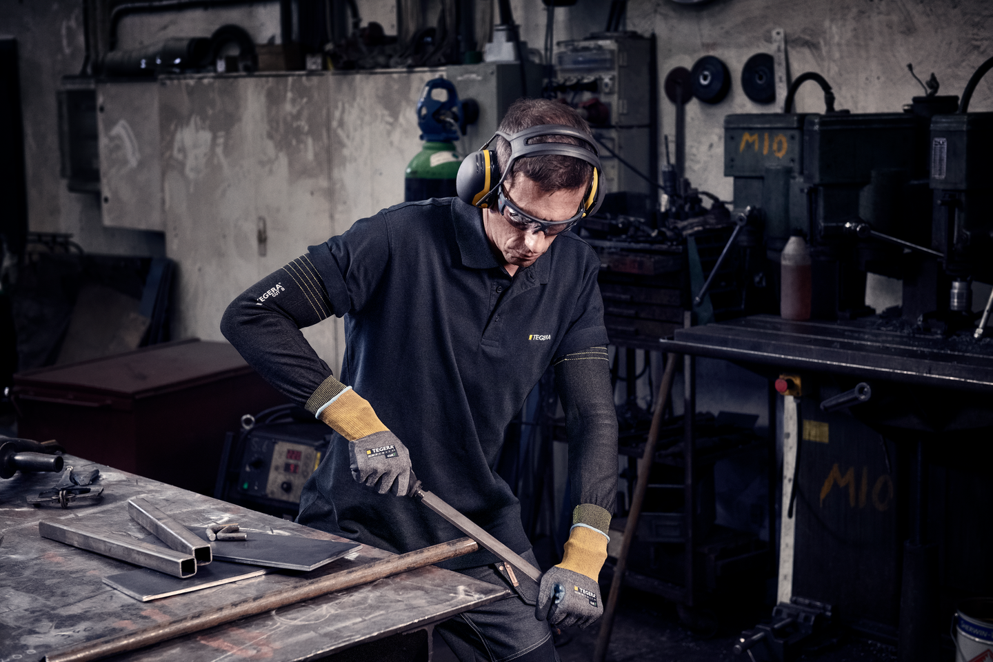 SKÄRSKYDDSHANDSKE 8815  8 SYNTETDOPPAD INFINITY TEGERA