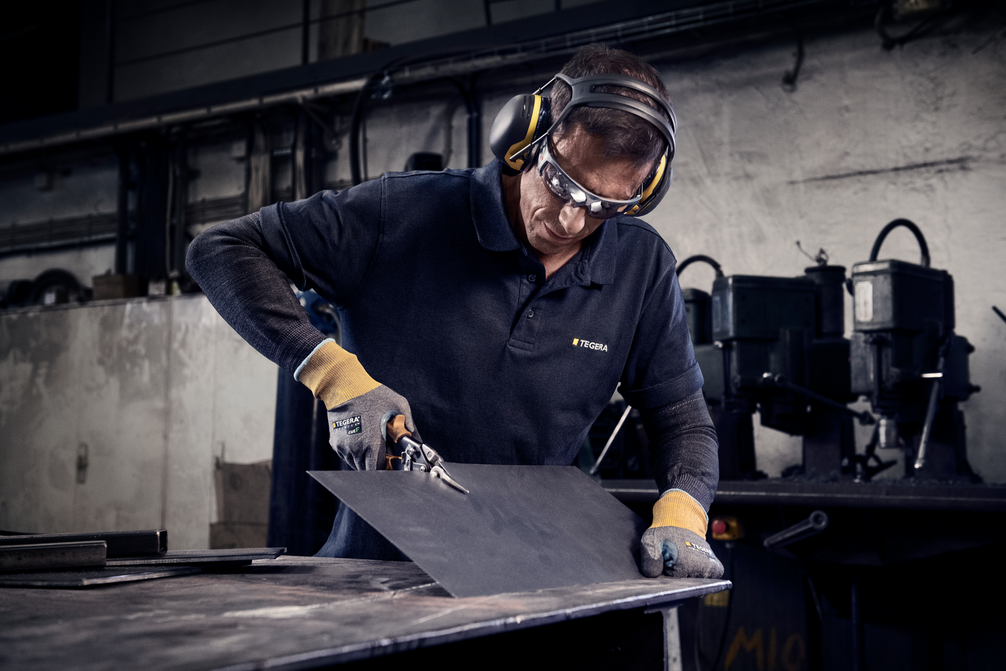 SKÄRSKYDDSHANDSKE 8815  8 SYNTETDOPPAD INFINITY TEGERA