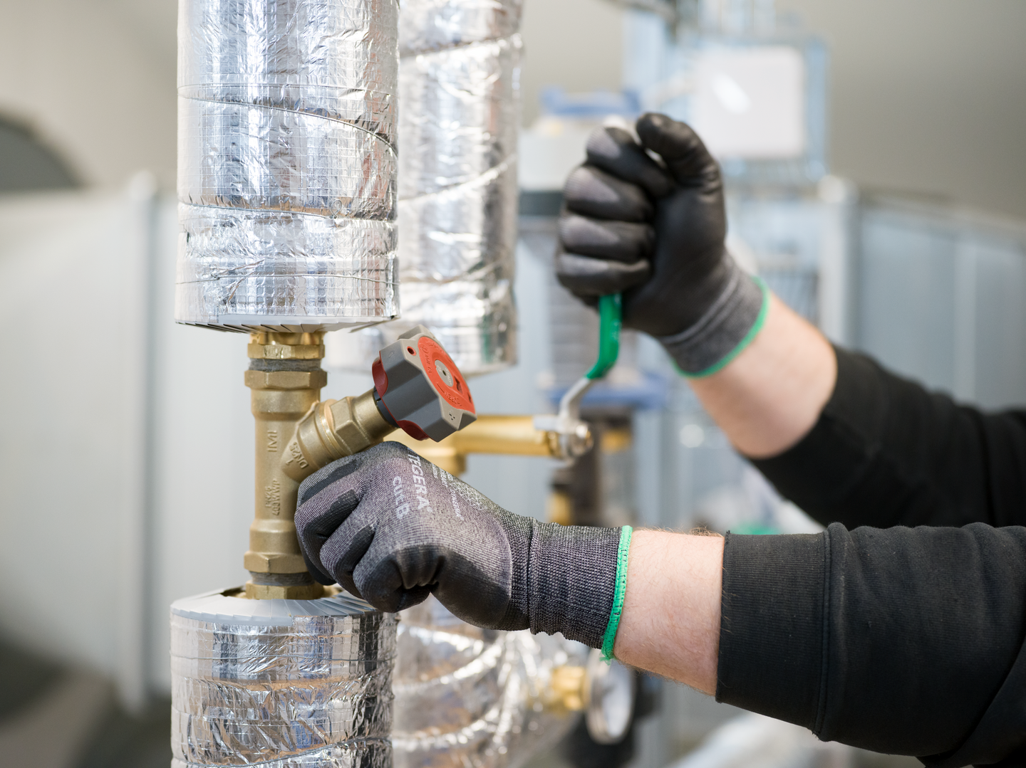 SKÄRSKYDDSHANDSKE 906  9 TEGERA SYNTETDOPPADE