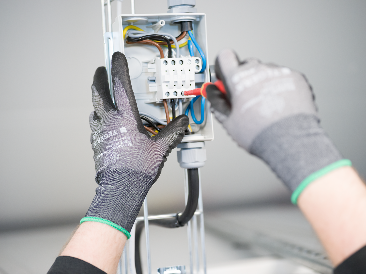 HANDSKE 909 TEGERA STL 10