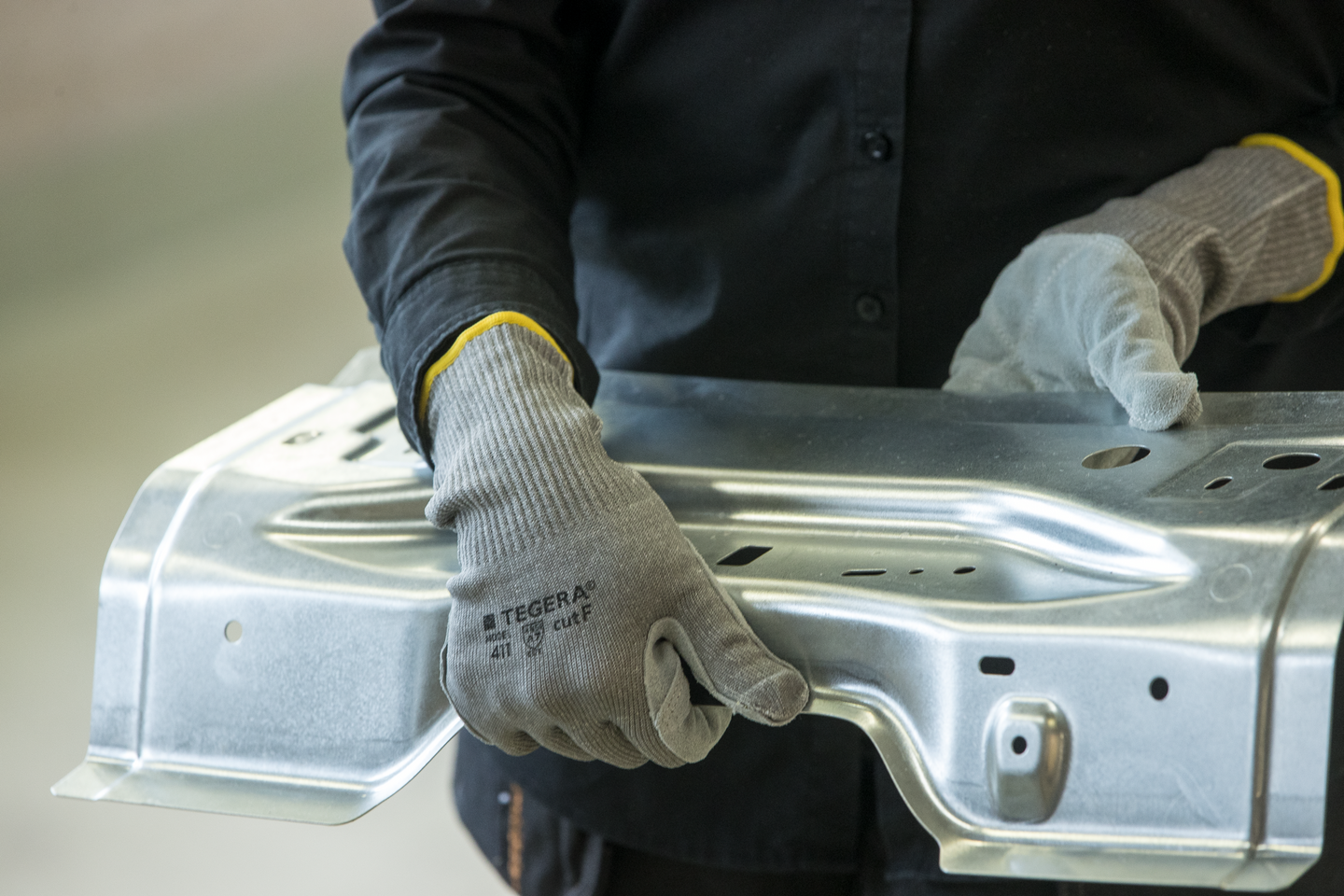 Synteettiset käsineet Tegera 411 CRF koko 6