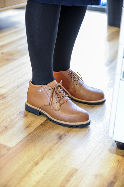 SKYDDSKÄNGOR/LÄDERSTÖVLAR JALAS 2128 STL 43