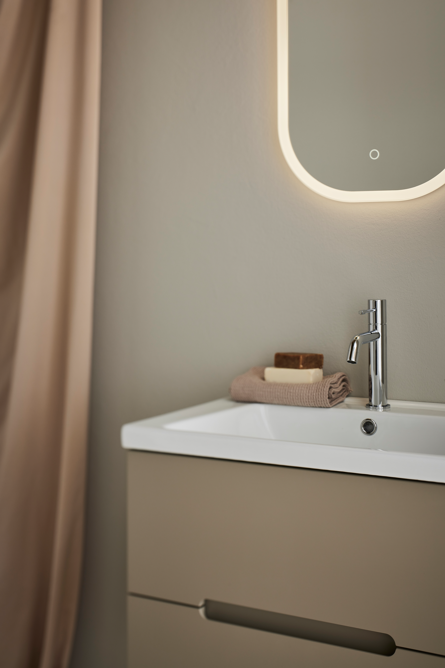 KOMMOD HAFA CLAY 600 MÖRK BEIGE SUN