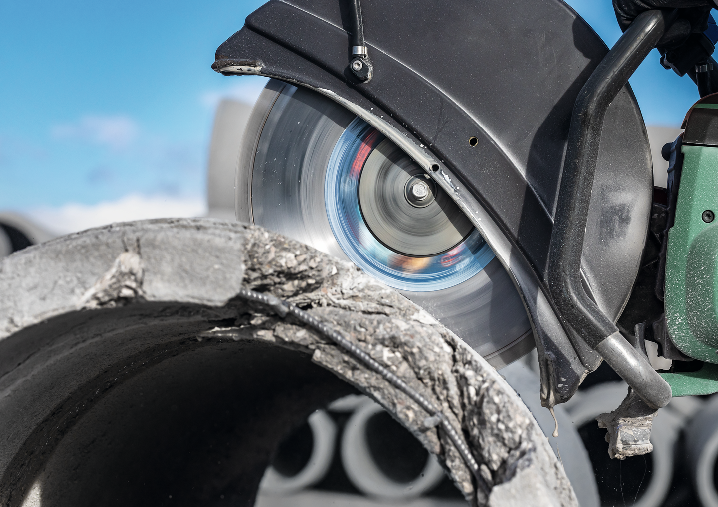 Timanttikatkaisulaikka Bosch EXPERT MultiMaterial 450 x 25,40 x 3,3 x 12 mm