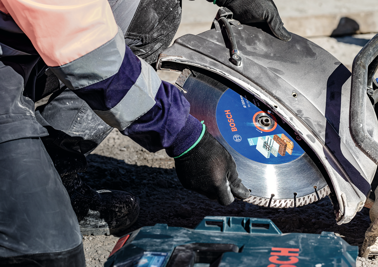 Timanttikatkaisulaikka Bosch EXPERT MultiMaterial 450 x 25,40 x 3,3 x 12 mm