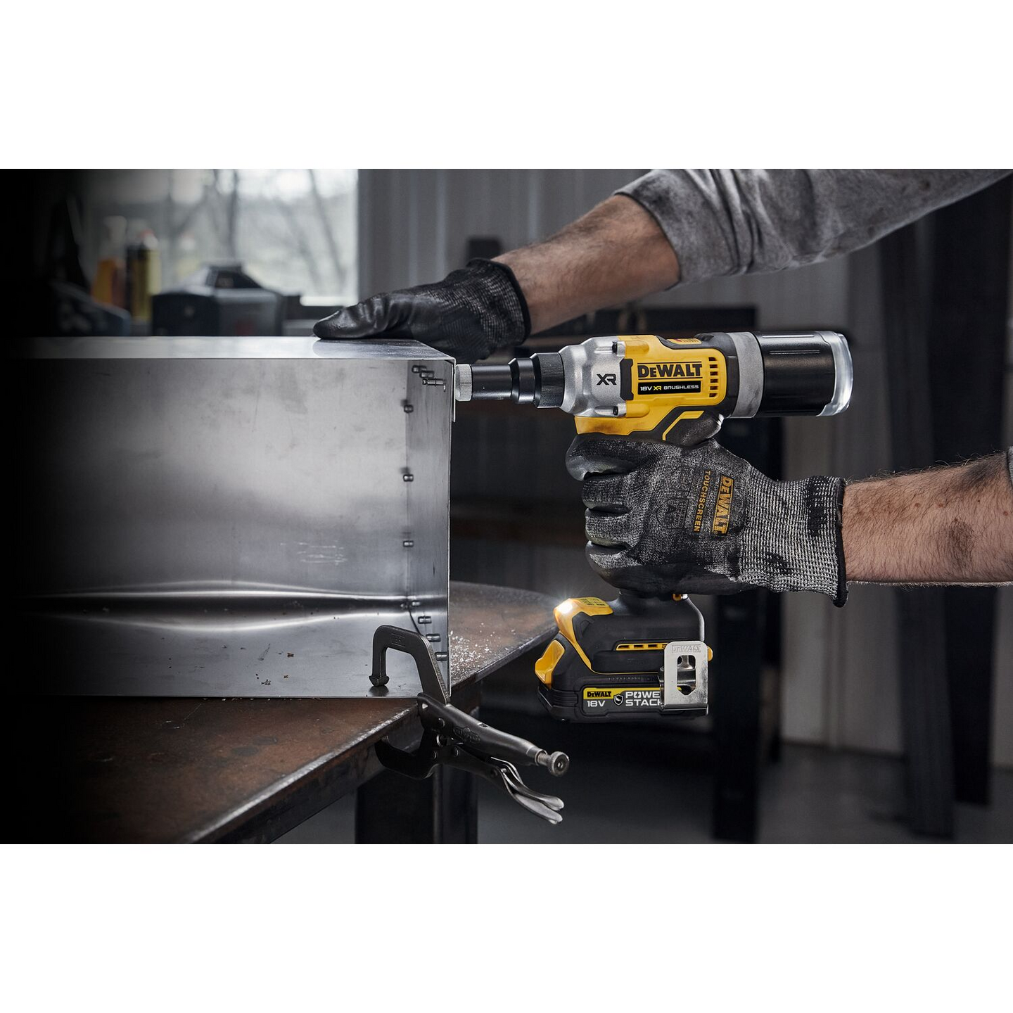 Akkuvetoniittikone DeWalt DCF414NT 18V XR 6,3mm runko