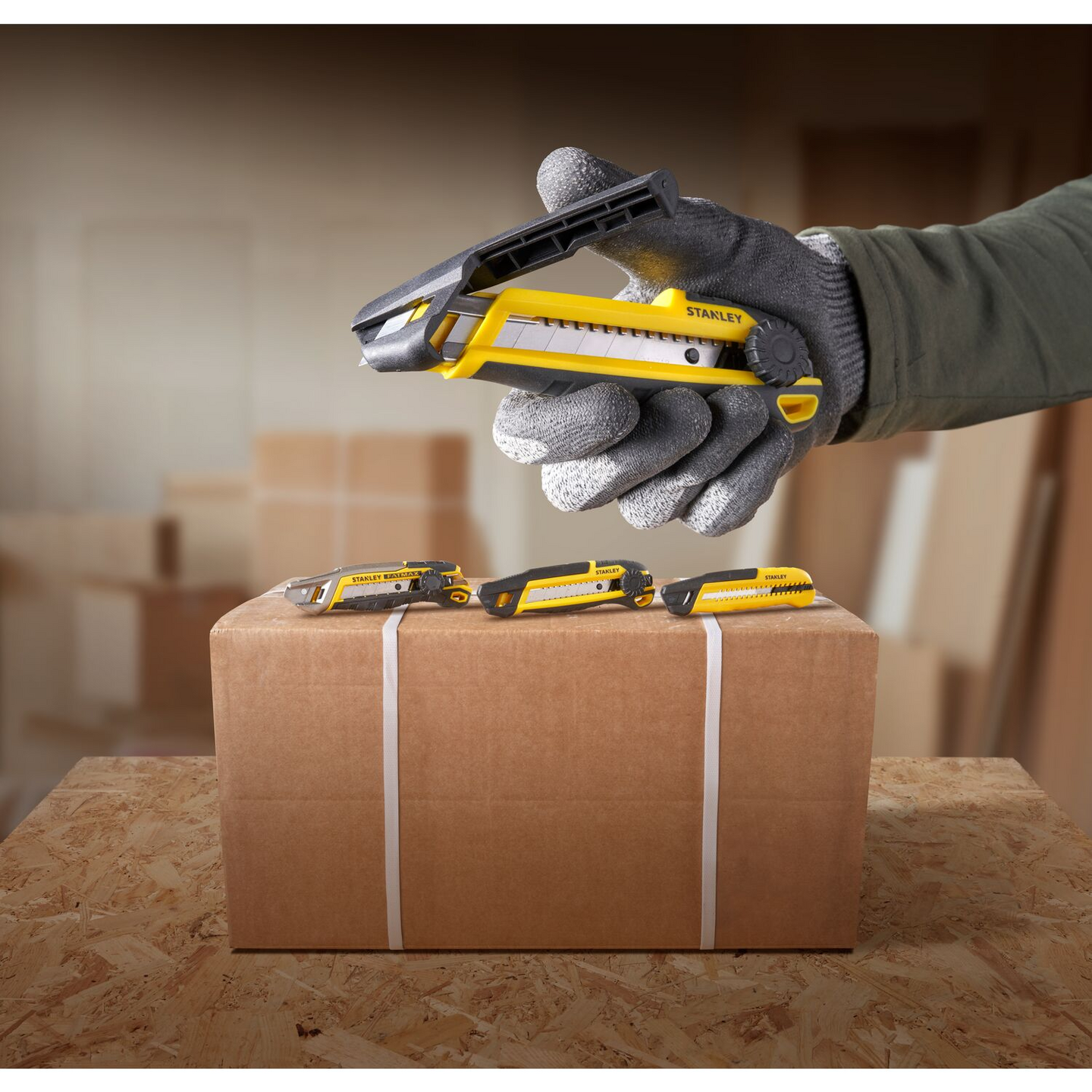 Katkoteräveitsi Stanley 18mm lukituspyörällä