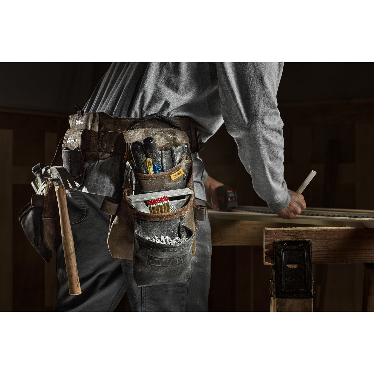 Työkaluvyö Dewalt 18 taskua nahkaa