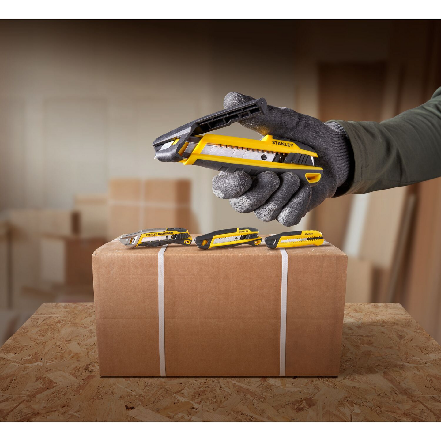 Katkoteräveitsi Stanley 18mm liukuvalla lukituksella