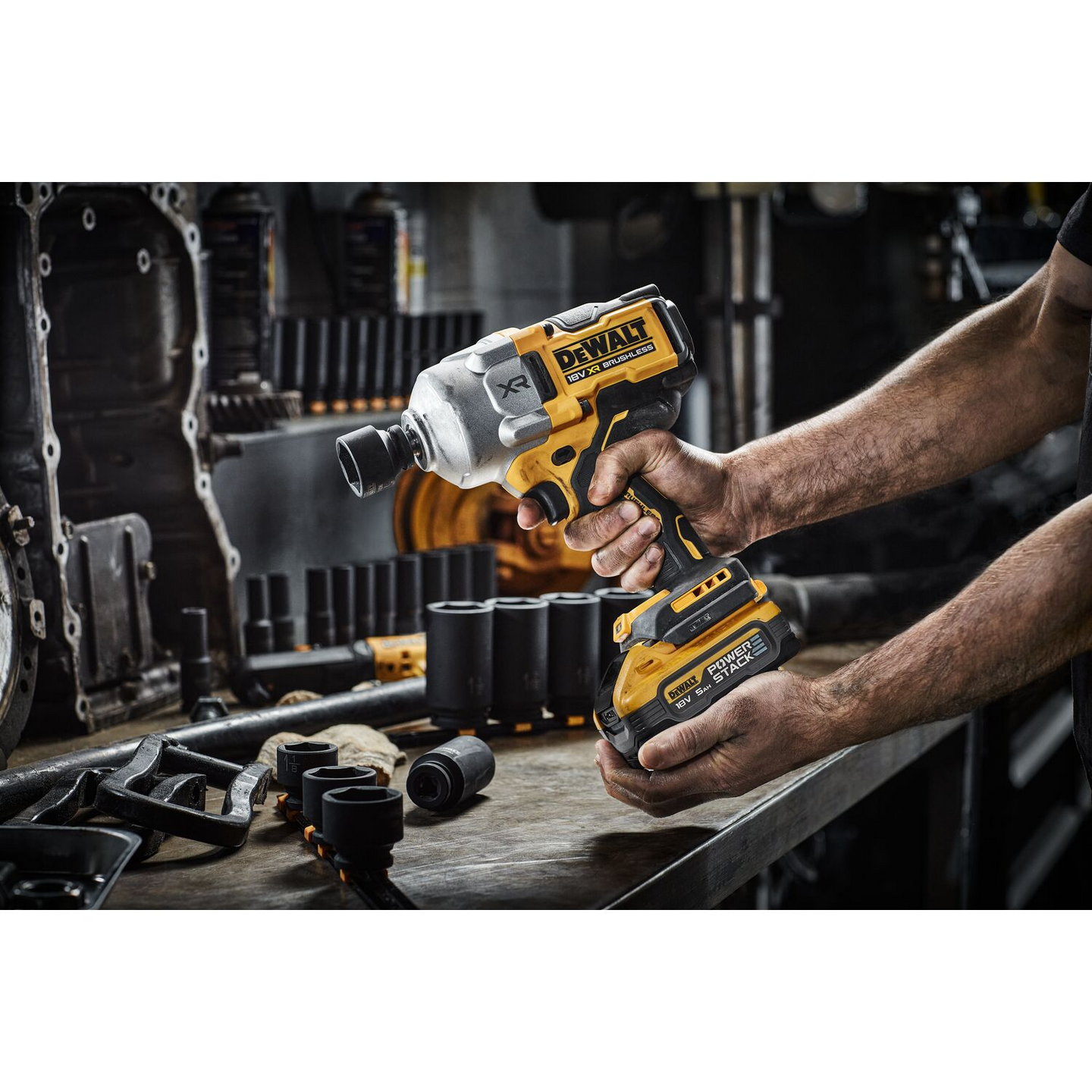 Mutterinväännin DeWalt DCF961H2T 1/2" 18V XR 2X5,0Ah
