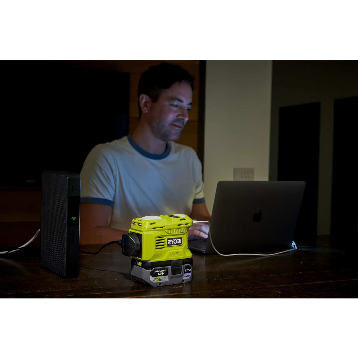 SPÄNNINGSOMVANDLARE RYOBI RY18BI150B