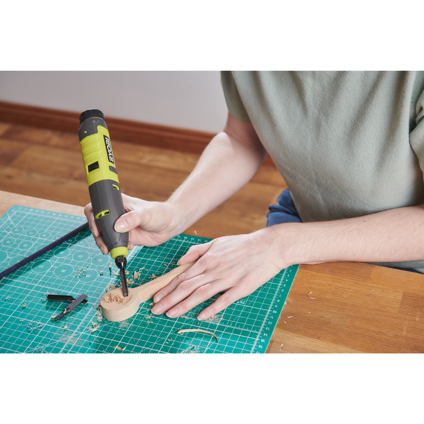 Akkukäyttöinen kaiverrin Ryobi RPC4-120G 4V USB 1x2,0Ah