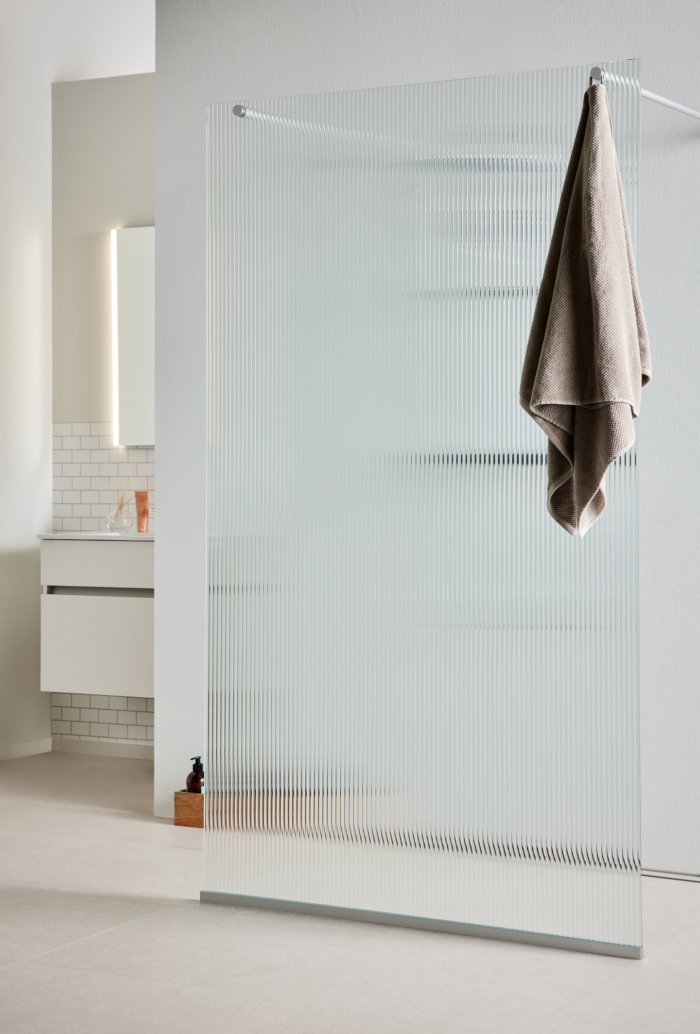 DUSCHVÄGG NORO FROST DV 1150 SILVER, MATT LINJEGLAS