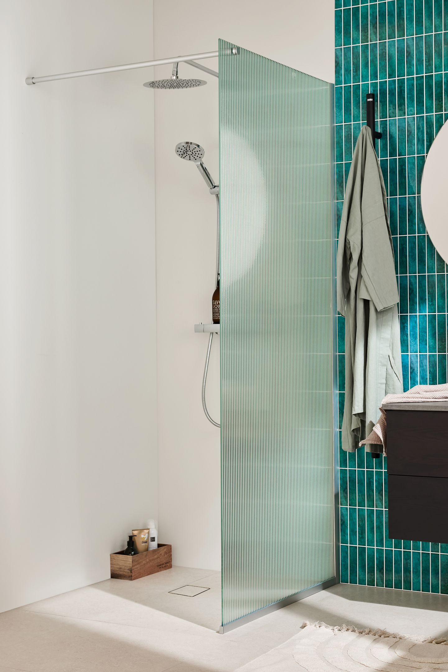 DUSCHVÄGG NORO FROST DV 900 SILVER, MATT LINJEGLAS
