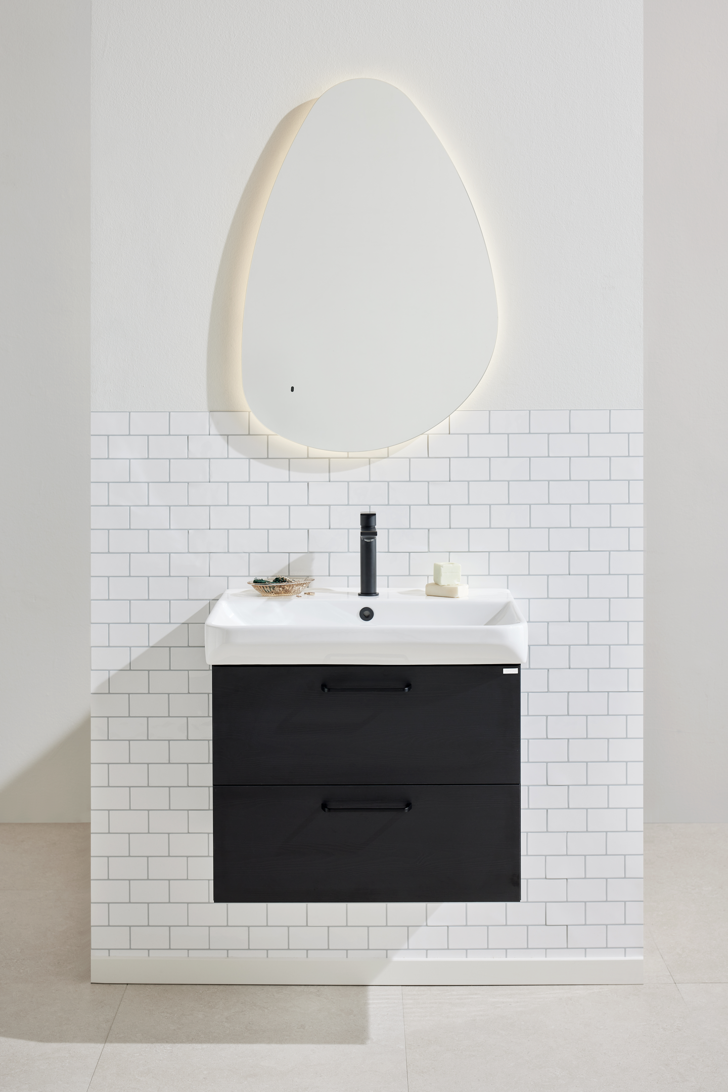 TVÄTTSTÄLLSSKÅP NORO AIR SVART, TRÄSTRUKTUR 600 M TVÄTTSTÄLL