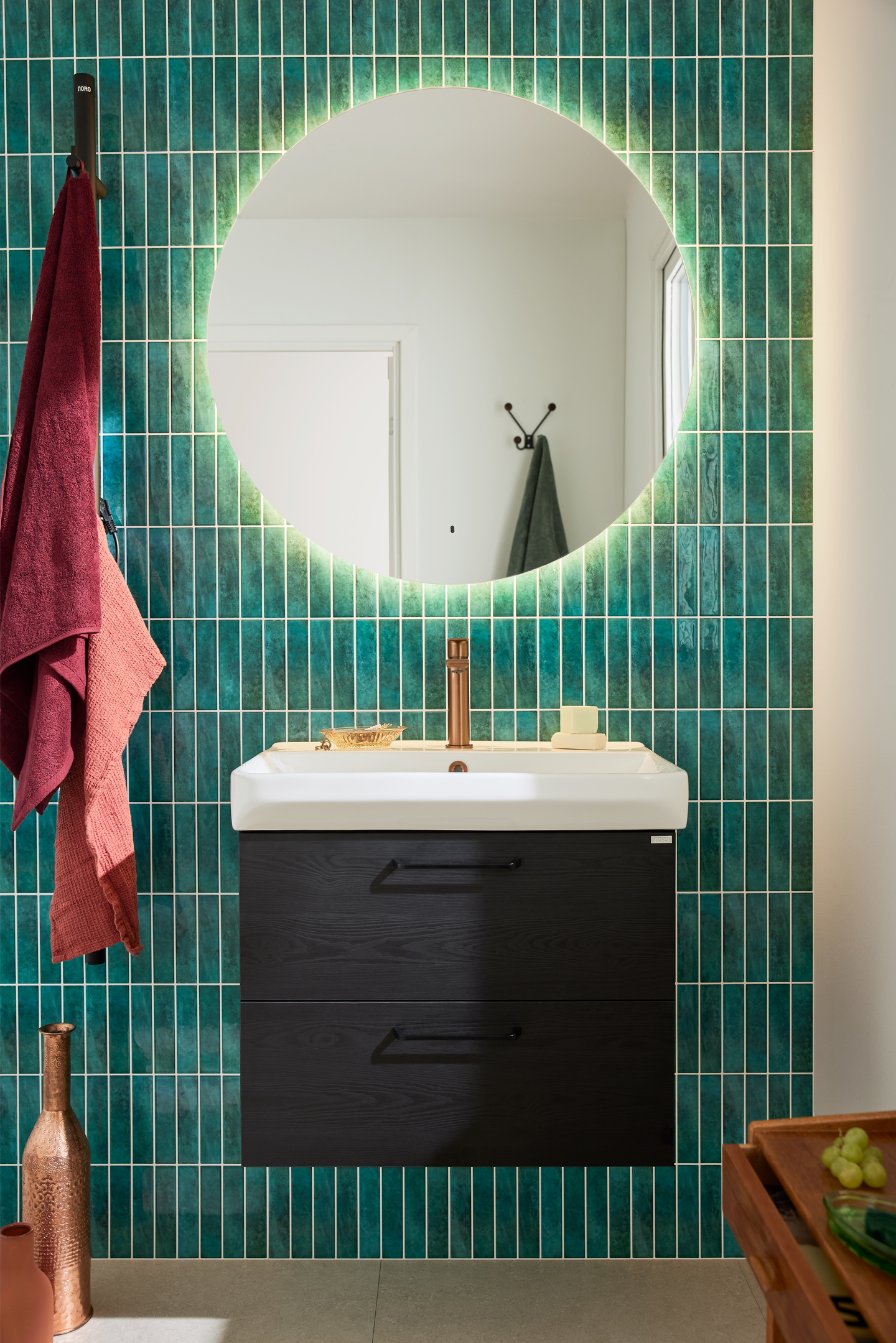 TVÄTTSTÄLLSSKÅP NORO AIR SVART, TRÄSTRUKTUR 600 M TVÄTTSTÄLL