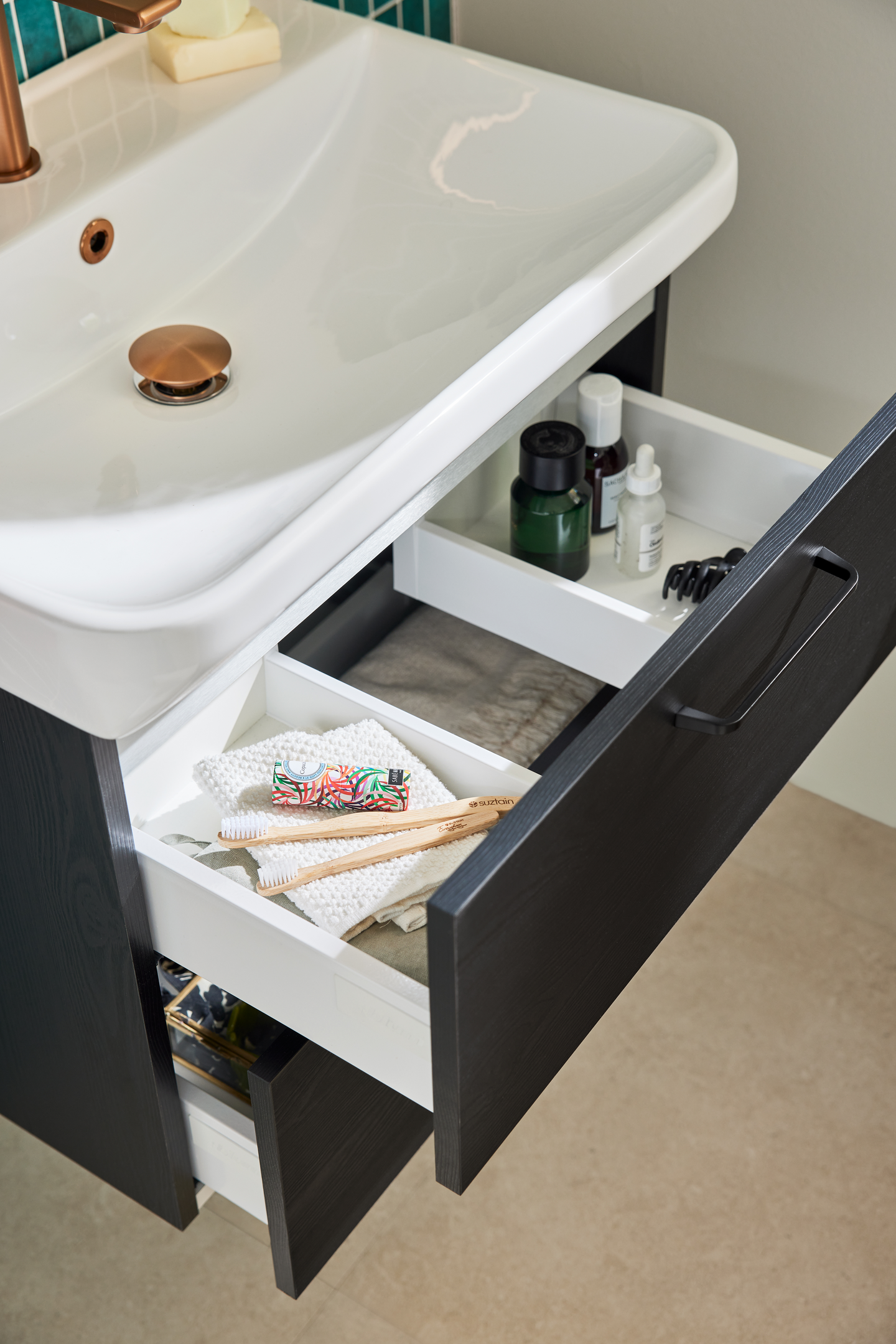 TVÄTTSTÄLLSSKÅP NORO AIR SVART, TRÄSTRUKTUR 600 M TVÄTTSTÄLL