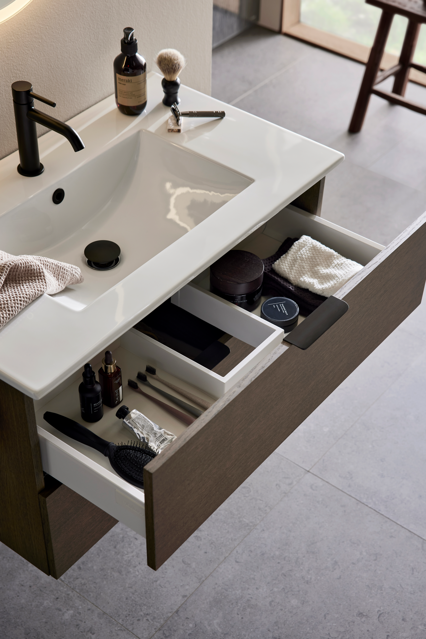 TVÄTTSTÄLLSSKÅP HAFA GO 2 LÅDOR, MÖRK EK 800