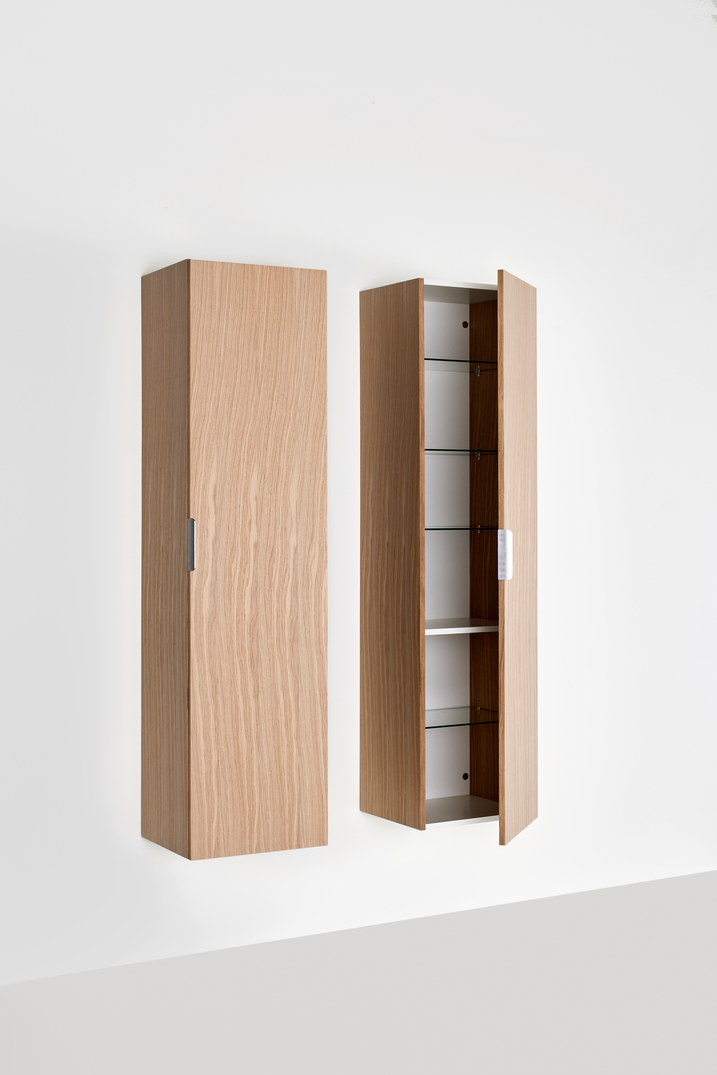 HÖGSKÅP HAFA GO LJUS EK