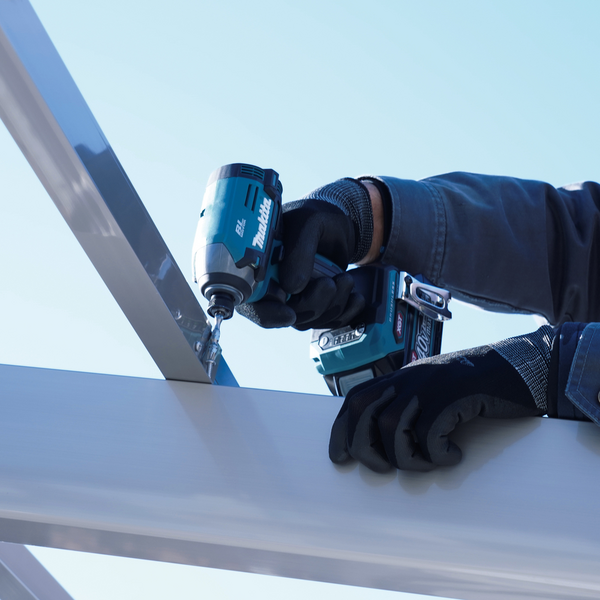 Iskevä akkuruuvinväännin Makita TD003GZ 40V XGT runko