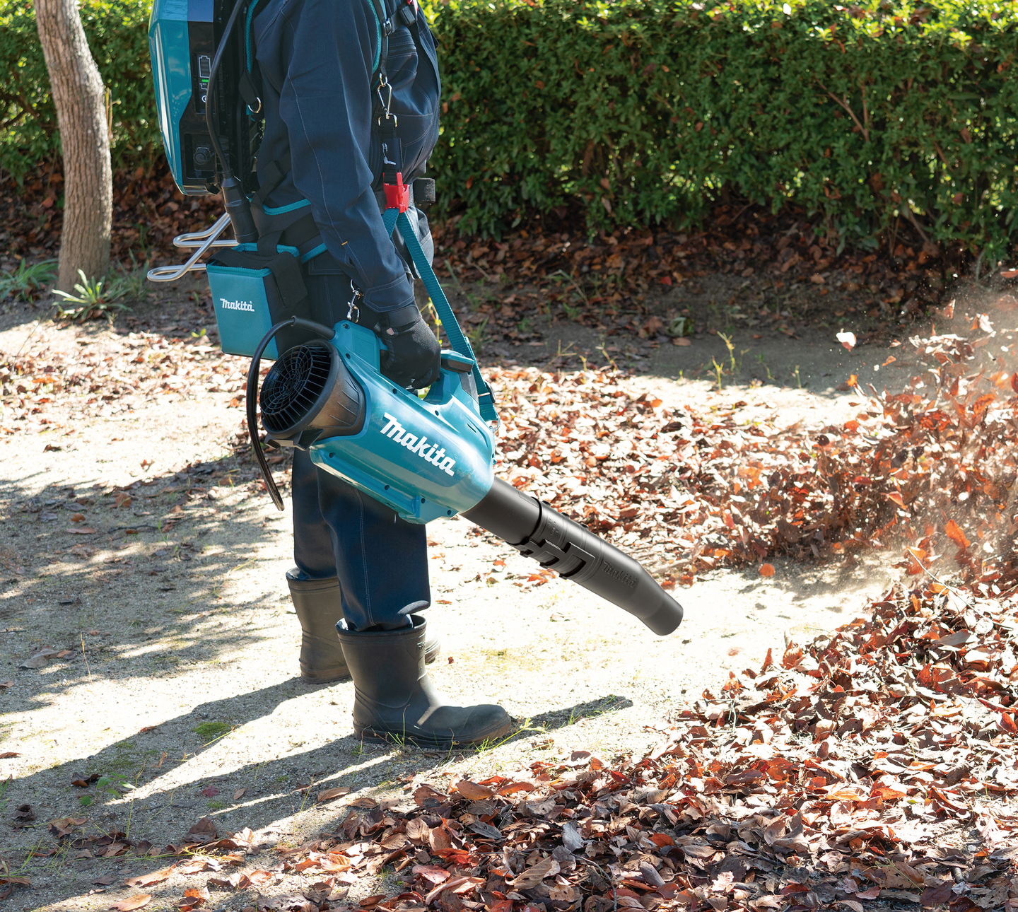 Lehtipuhallin Makita UB003CZ runkoversio