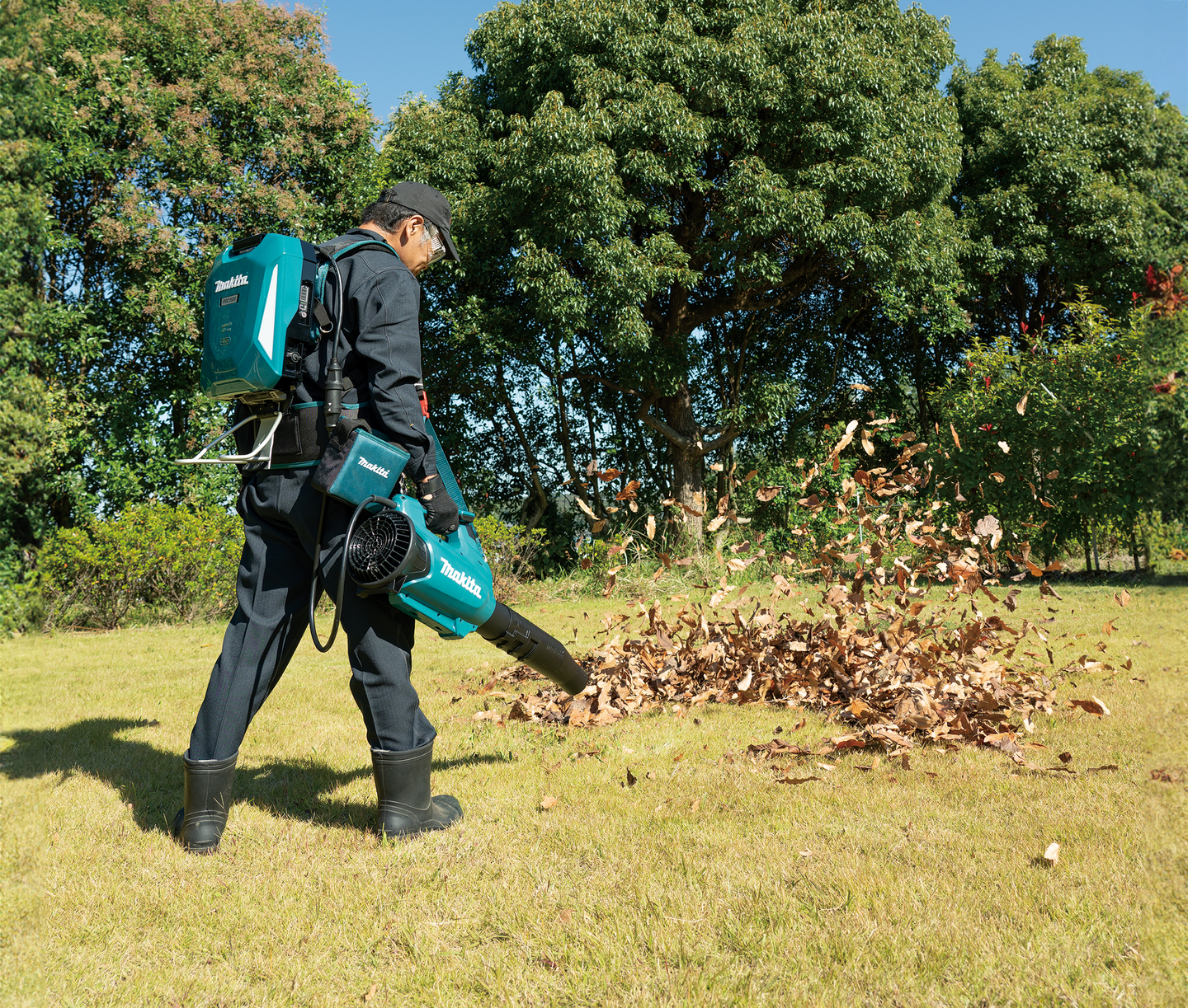 Lehtipuhallin Makita UB003CZ runkoversio