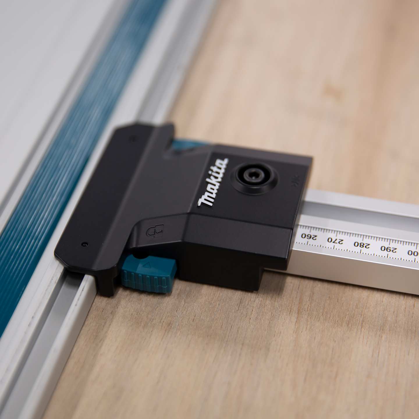 Suuntausohjainpari Makita ohjauskiskolle