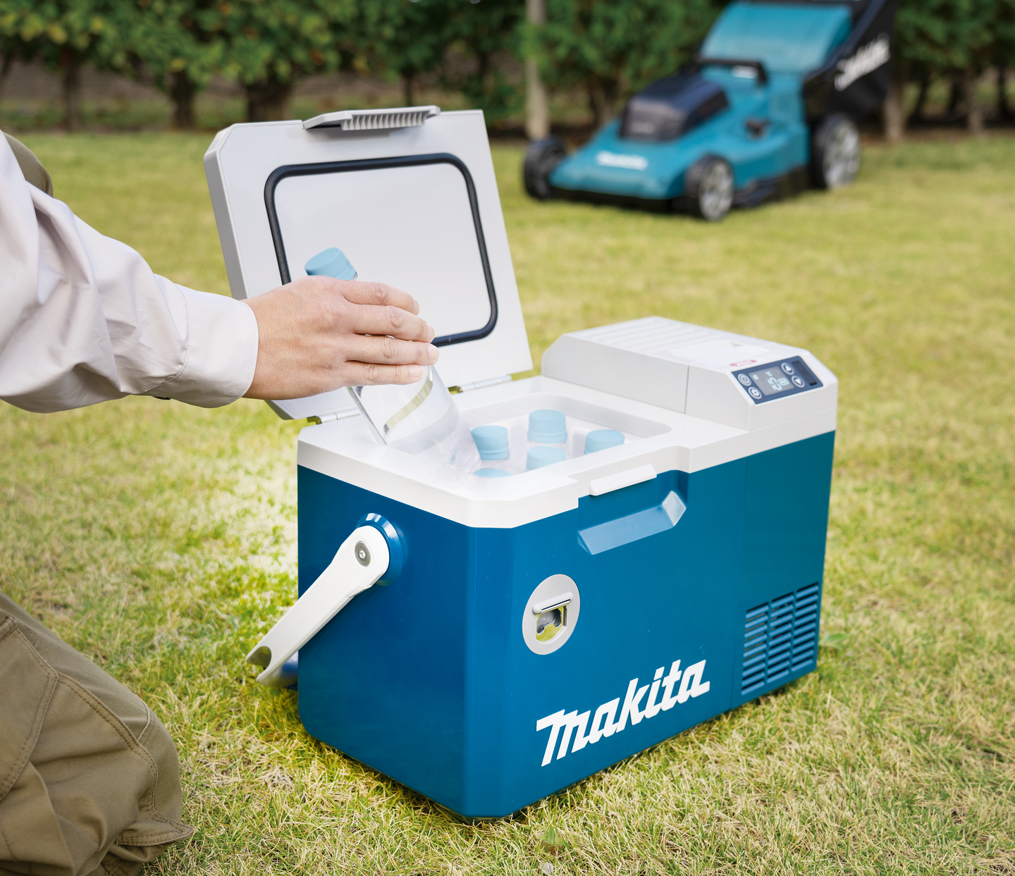 Kylmä- ja lämpölaukku Makita CW003GZ 18V LXT, 40V XGT tai 230V runko