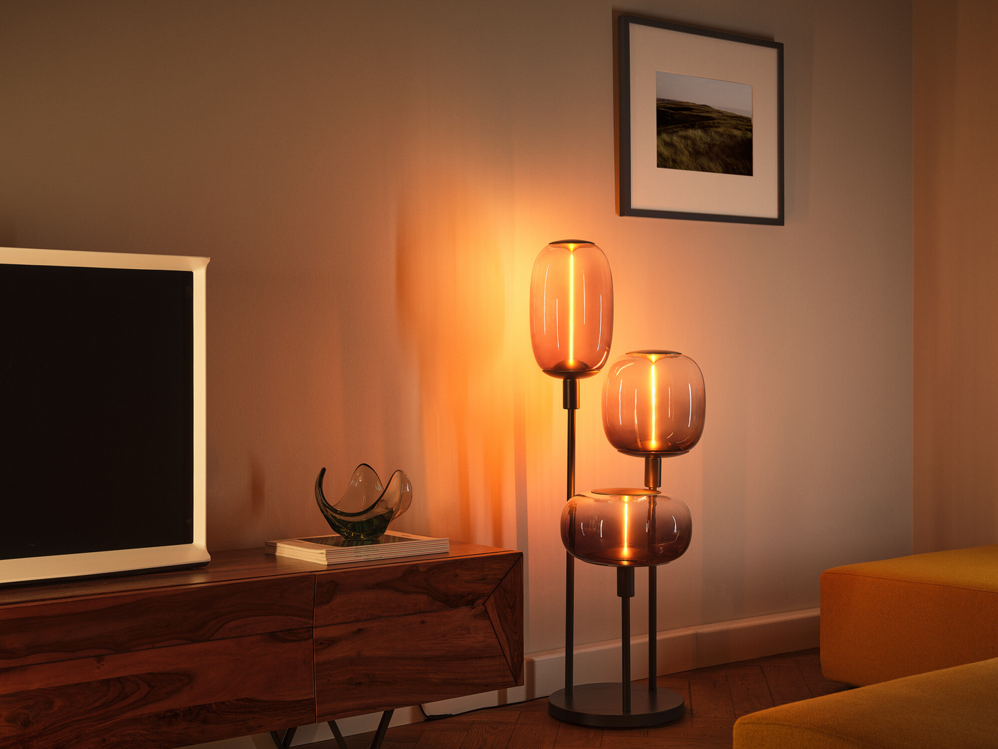Led-sisustuslamppu OSRAM Vintage 1906 Oval Smoke E27 1800K Magnetic-filamentti