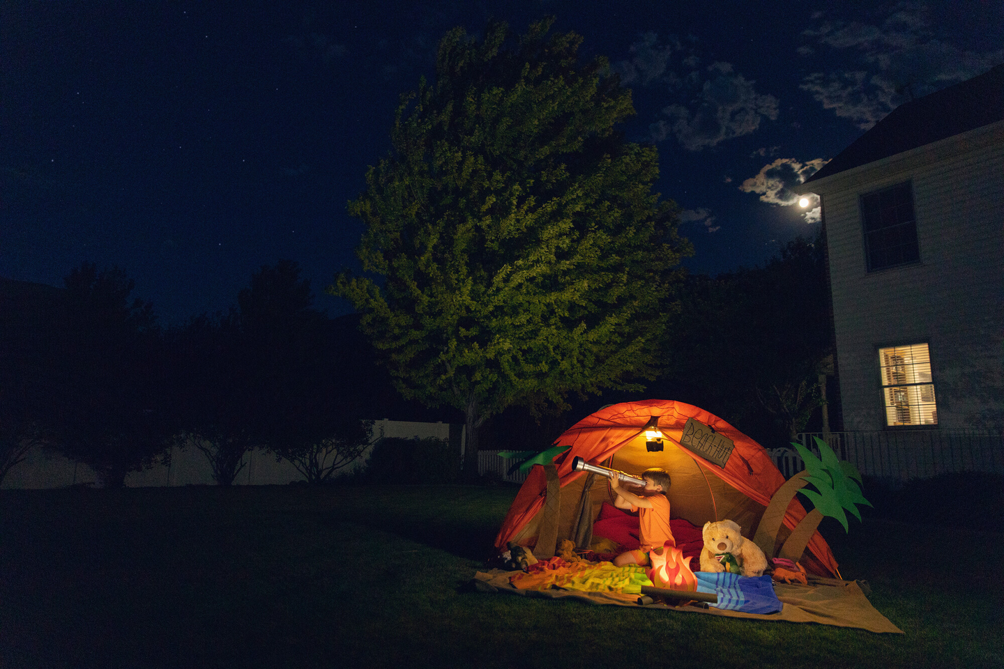 Vakiolamppu OSRAM Superstar+ E27 806lm 2700K ladattavalla akulla