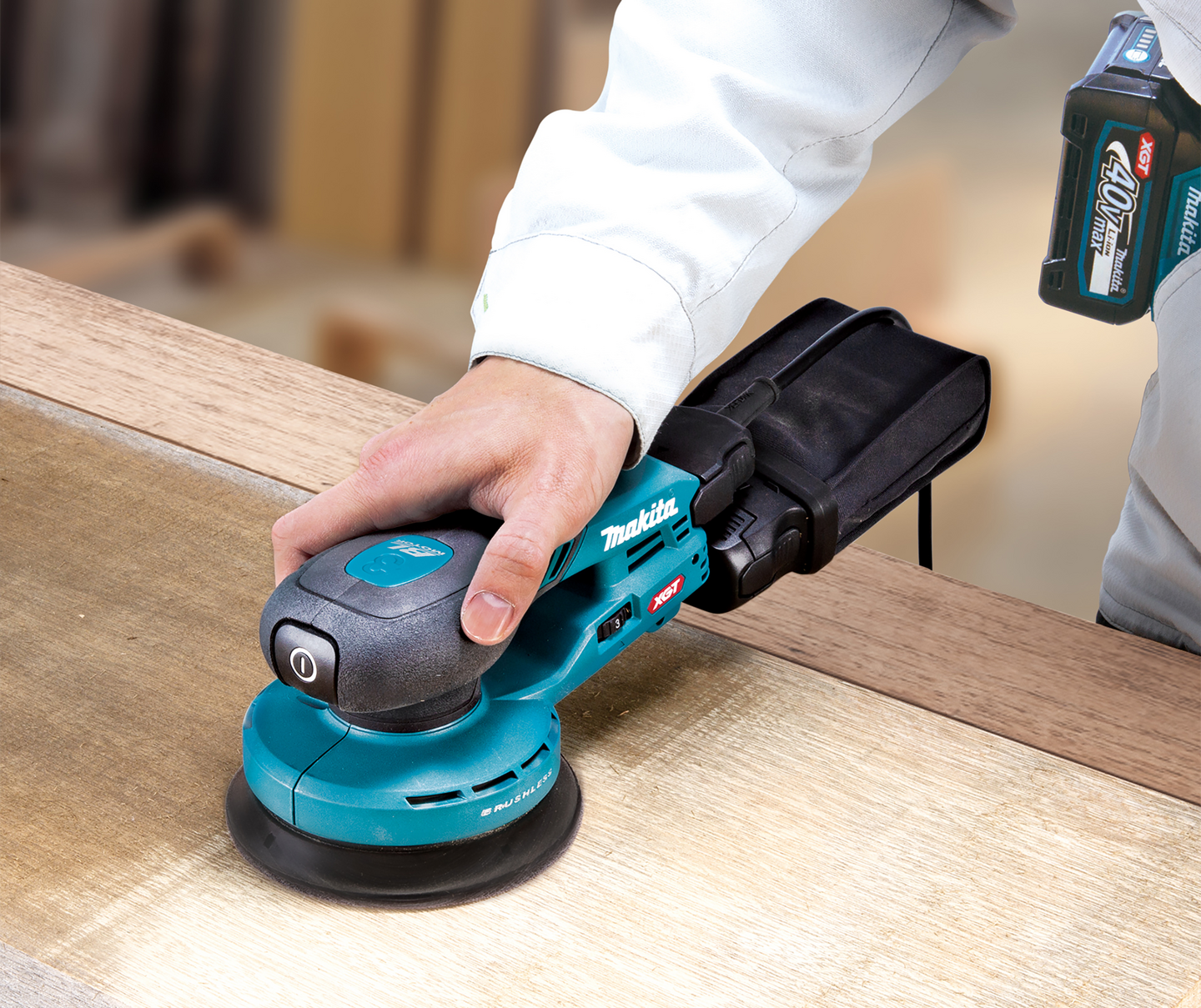 Akkuepäkeskohiomakone Makita BO003CGZ 40V XGT runko