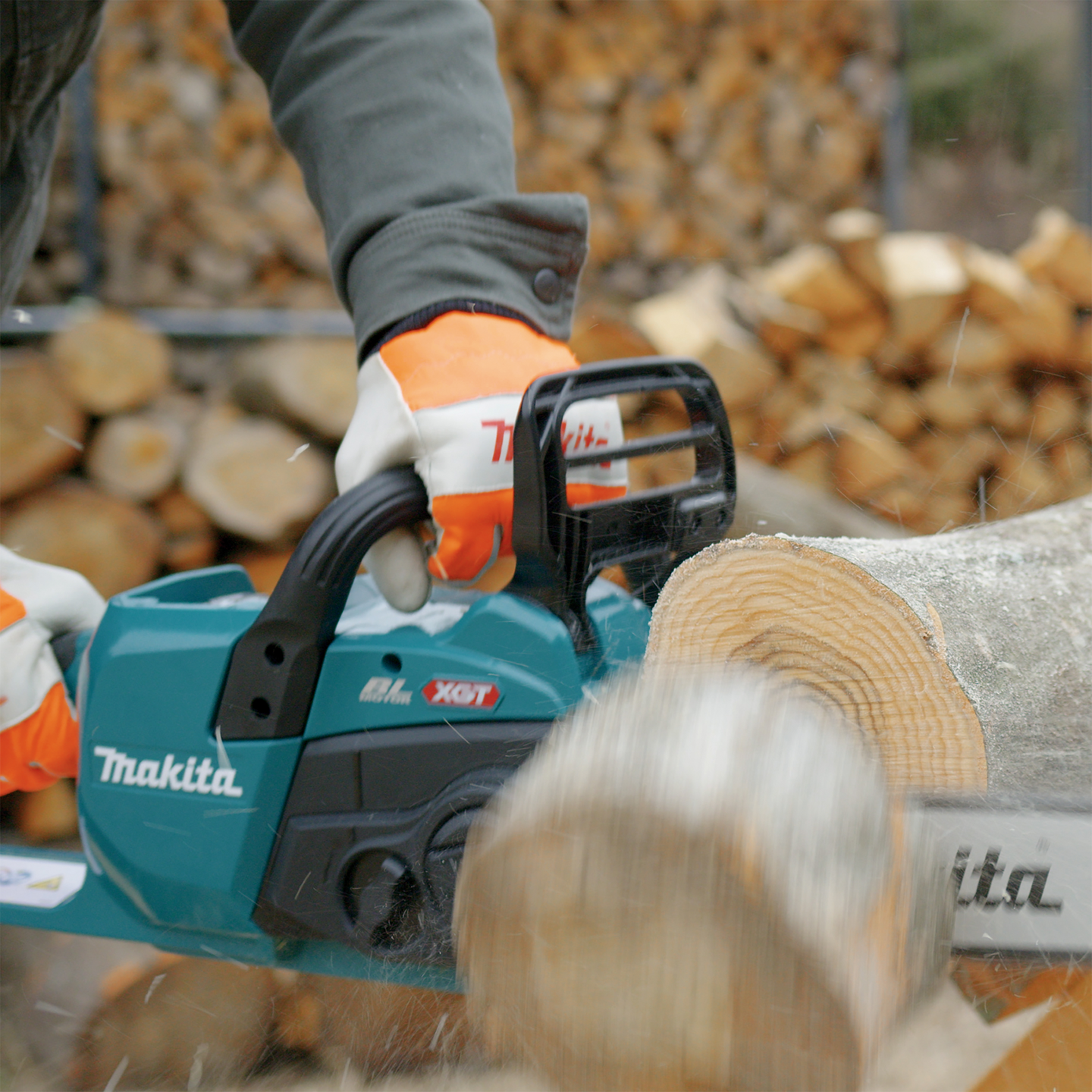 Akkuketjusaha Makita UC021GZ 40V XGT runkoversio