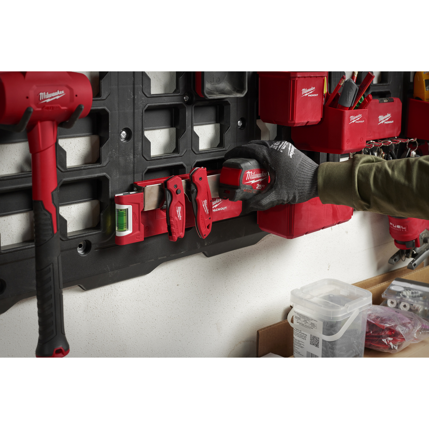 HÄNGARE MILWAUKEE PACKOUT BÄLTESKLÄMMOR