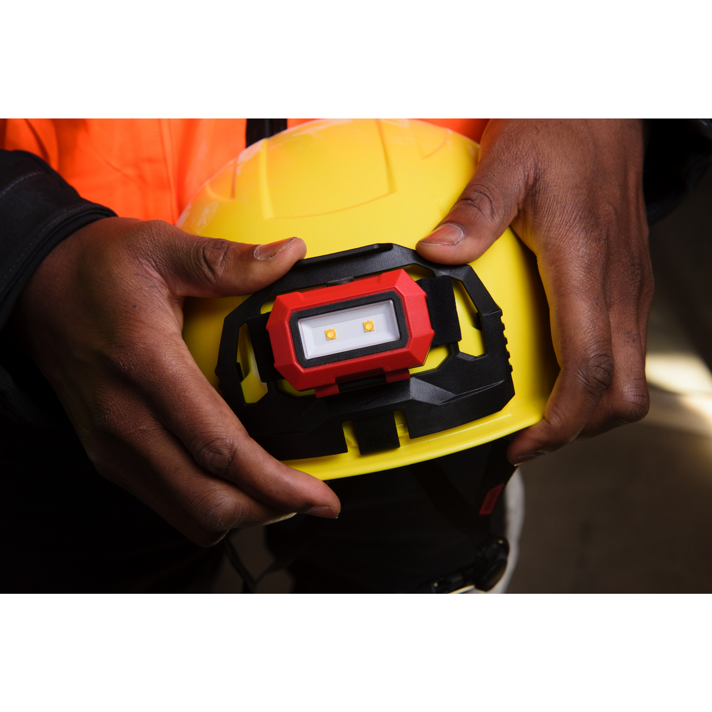 PANNLAMPSFÄSTE MILWAUKEE BOLT