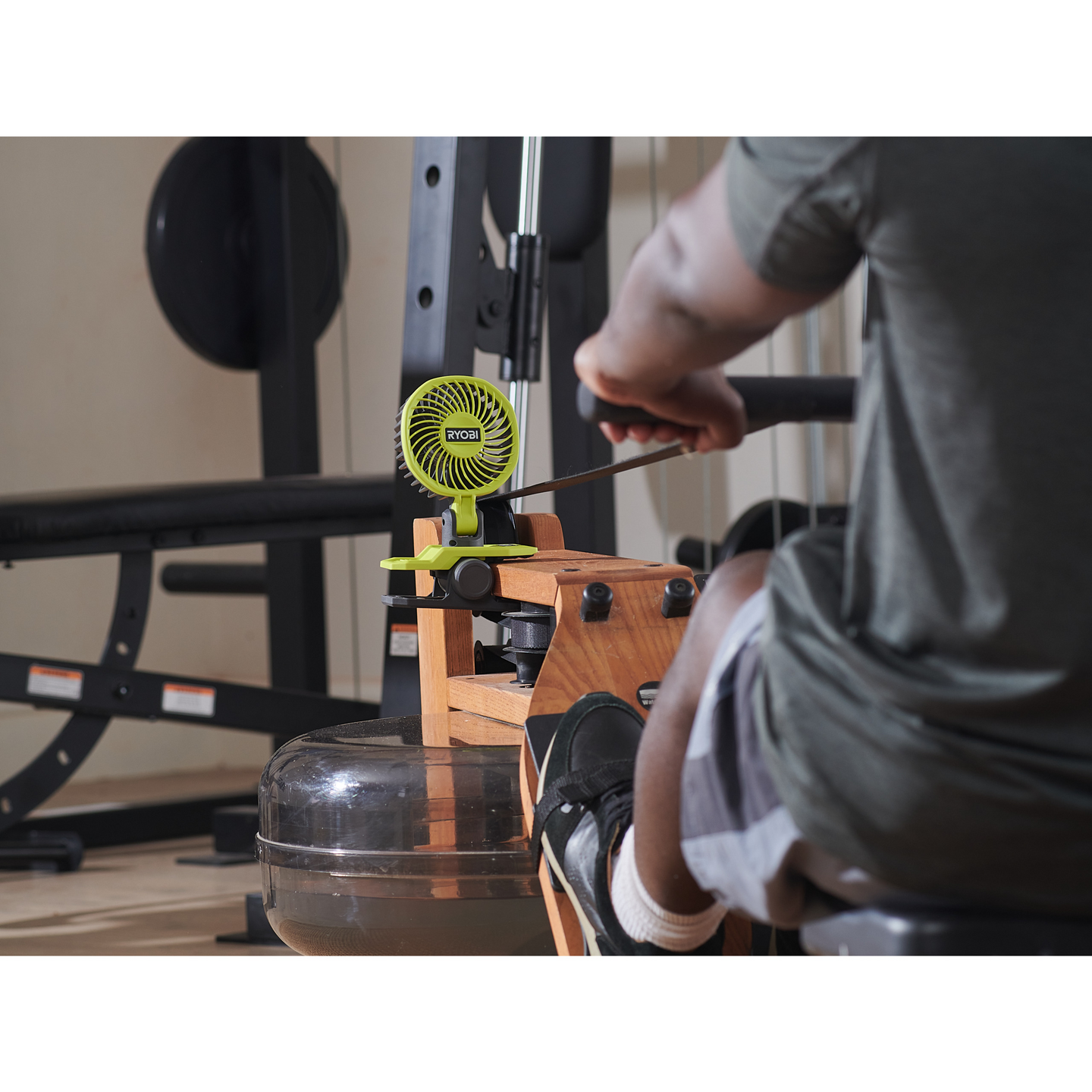 FLÄKT RYOBI MED KLÄMFÄSTE RCF4-0