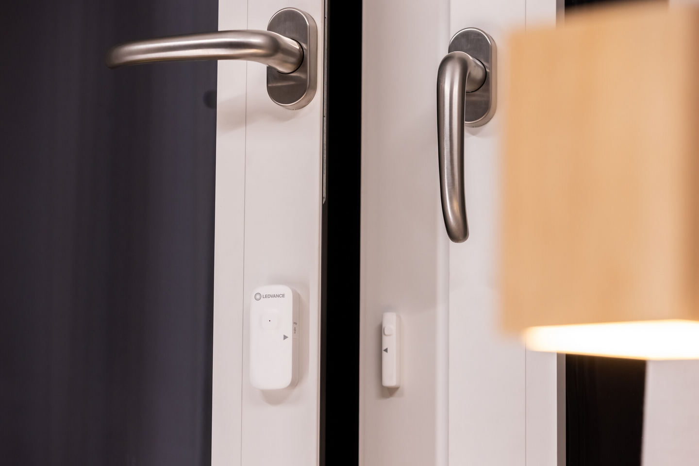 Ovitunnistin LEDVANCE SMART+ WiFi Contact Sensor USB-C ladattava valkoinen